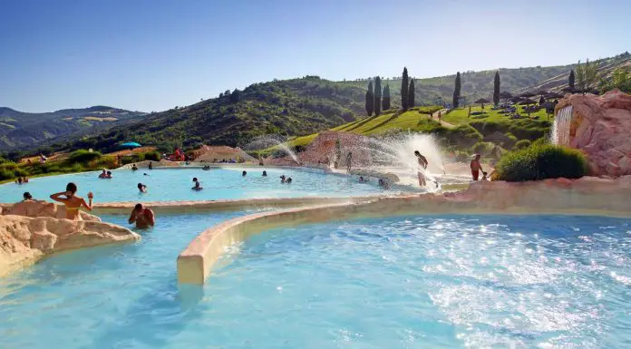 10 Motivi per Visitare il Villaggio della Salute: La Tua Meta Ideale in Italia acqua park e piscine del villaggio della salute più