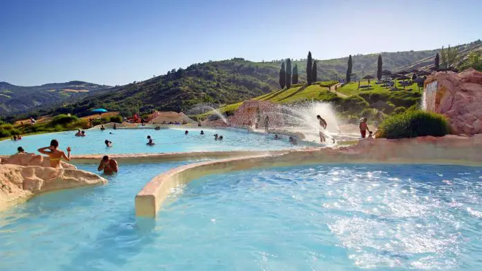 acqua park e piscine del villaggio della salute più