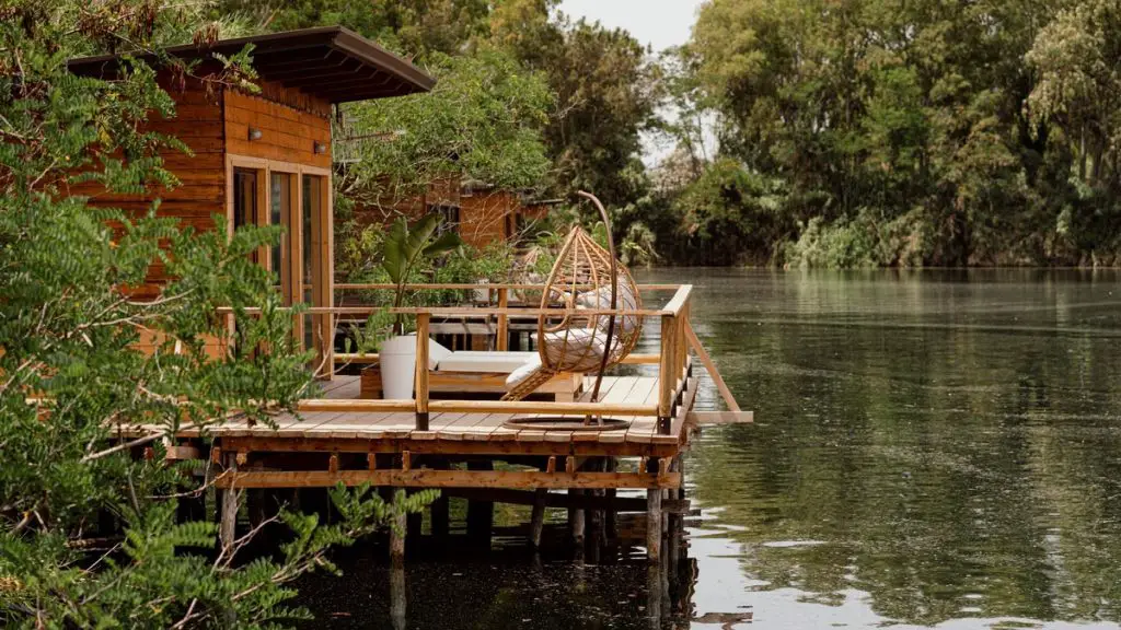 alloggio glamping laghi nabi in italia su lago