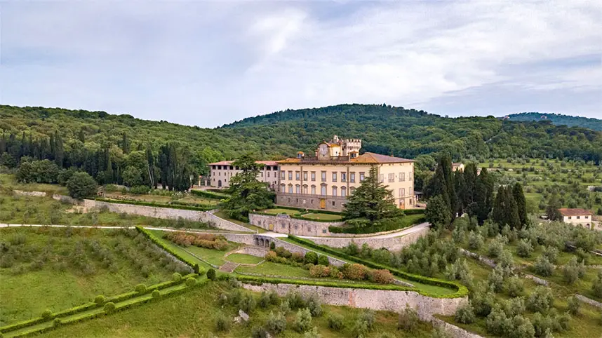 recensione torre a cona vista dalla collina