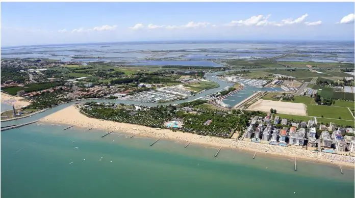 recensione Jesolo camping international club vista dall'alto spiaggia con arenile