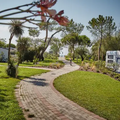 viale  per la spiaggia del camping mediterraneo cavallino treporti