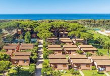 Recensione Club degli Amici Camping Village 2024: Opinioni e Servizi Aggiornati veduta dall'alto recensione club degli amici camping village