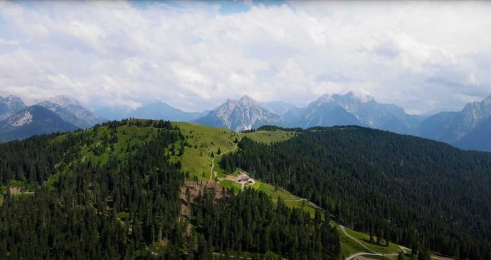 recensione rifugio de doo comelico vista dall'alto