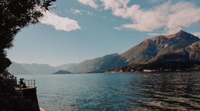 10 Migliori Camping sul Lago di Como: Scopri il tuo preferito per una Vacanza Indimenticabile migliori camping sul lago di como visuale con acqua limpida e vista sulle montagne