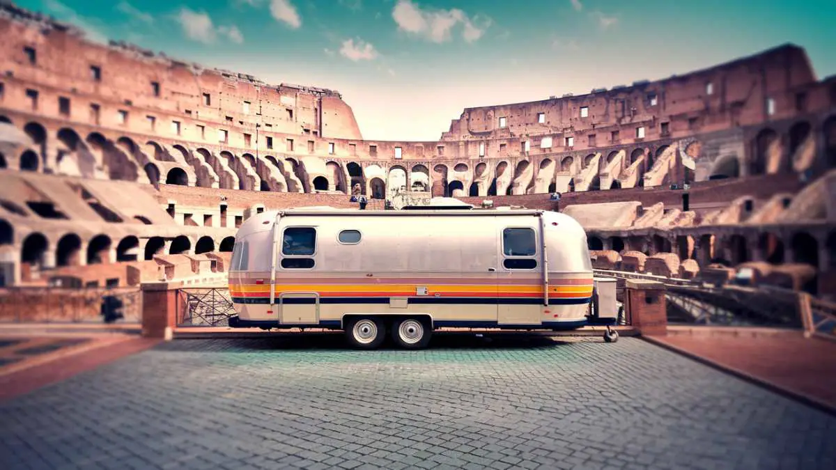 Prezzo delle Roulotte Airstream in Italia: Domanda e Offerta delle Caravan Americane nel 2025